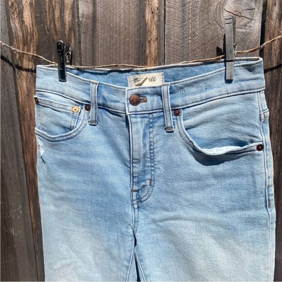 Madewell Mid-Rise Classic Straight Jeans in Wellingfora Wash Knee-Rip Edition 25 - Picture 6 of 15